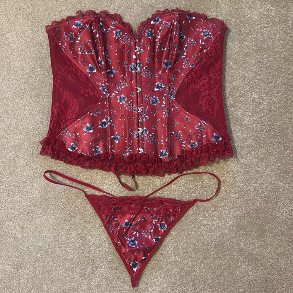 Adore Me: Unlined Plus 2X Bonded Corset Set